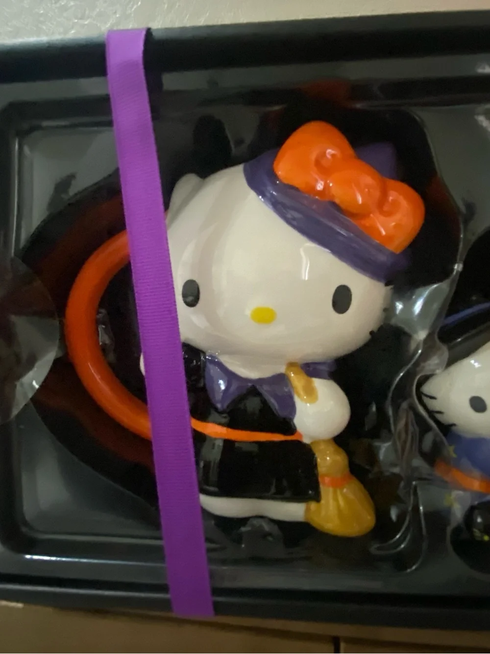 Hello Kitty Halloween Witch Mug with matching figure - Orange & Purple